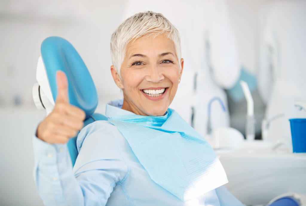 Mozgó fogak kezelése idős korban is lehetséges, ha időben kezdi el a terápiát